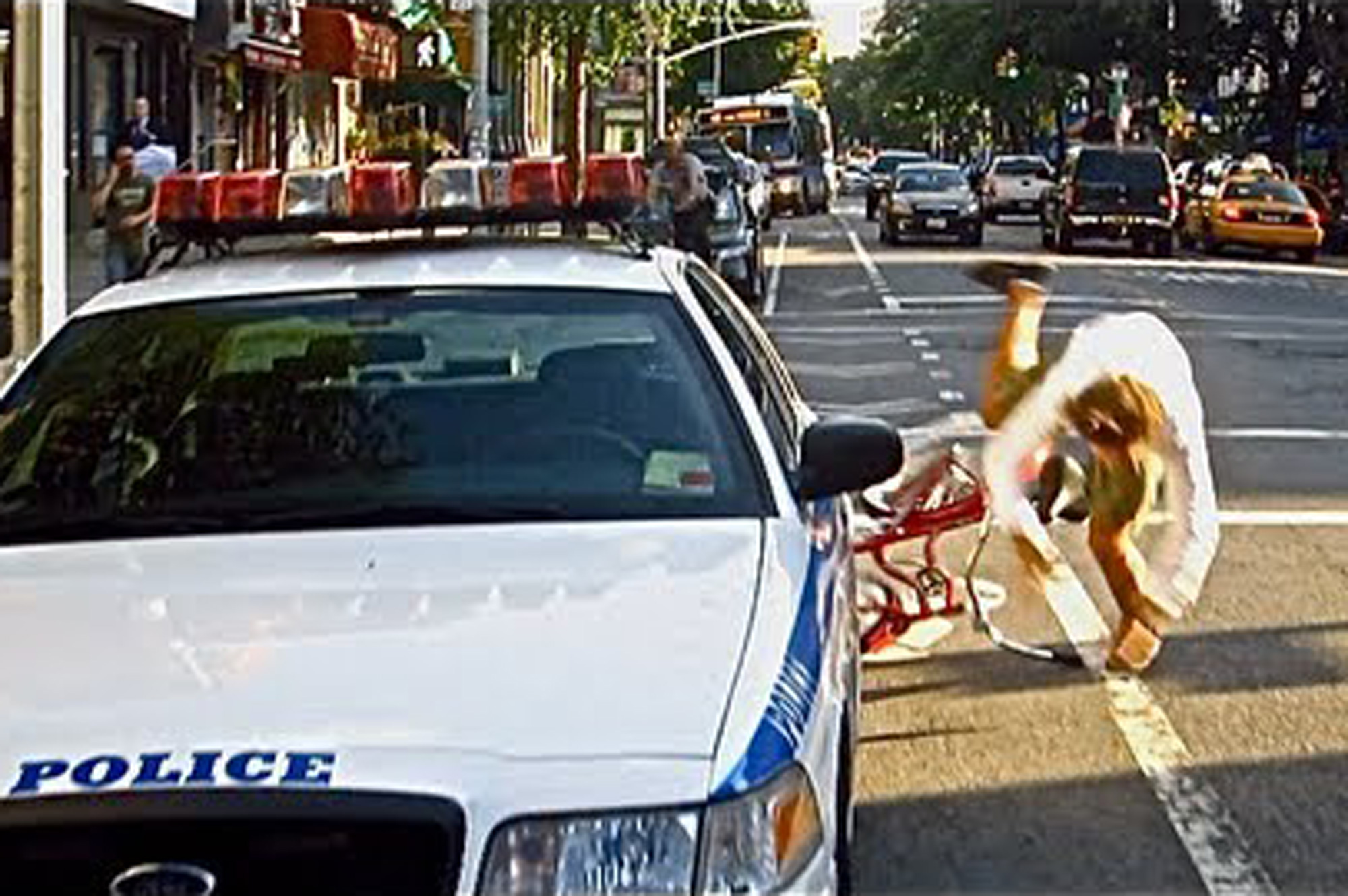 Casey Neistat, Bike Lane, Video, Radweg, New York, Rennradblog, Aufmerksamkeit, The Guardian, Danger, Police, Topic, Geradeaus, Geradeausat, Blog, Copyright Casey Neistat