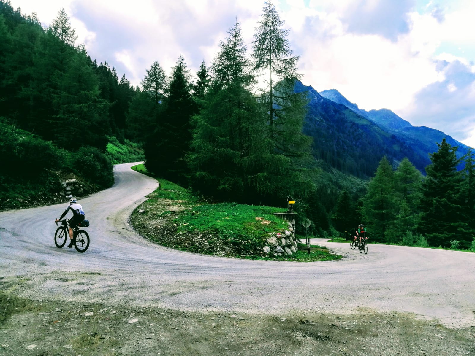 Trikoterie_Geradeaus_Tour De Fesch_Bikepacking_Mariazell_Nockalm_Villach_Abenteuer1